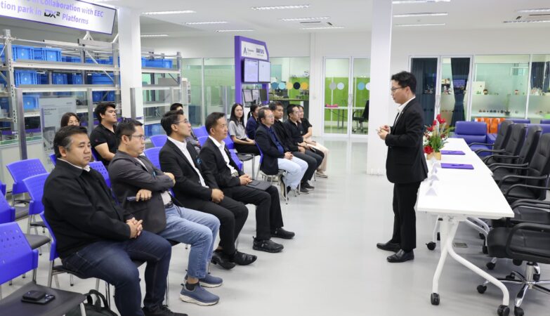 Memorandum of Understanding on Academic Collaboration in Internet of Things (IoT) between Burapha University and Thai IoT Association for Smart Industry Workforce and Innovation Development in the Eastern Region