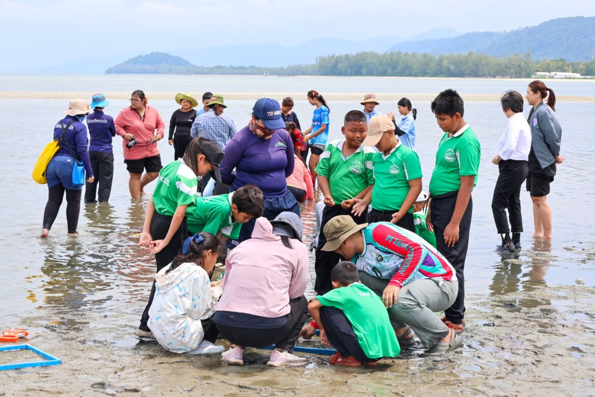 Burapha University Expands Seagrass Restoration Efforts from Samae San to Ao Mai Rood, Empowering Coastal Youth for Sustainable Marine Conservation